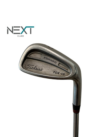 Titleist 704 CB Pitching Wedge / Dynamic Gold R300 / Regular Flex