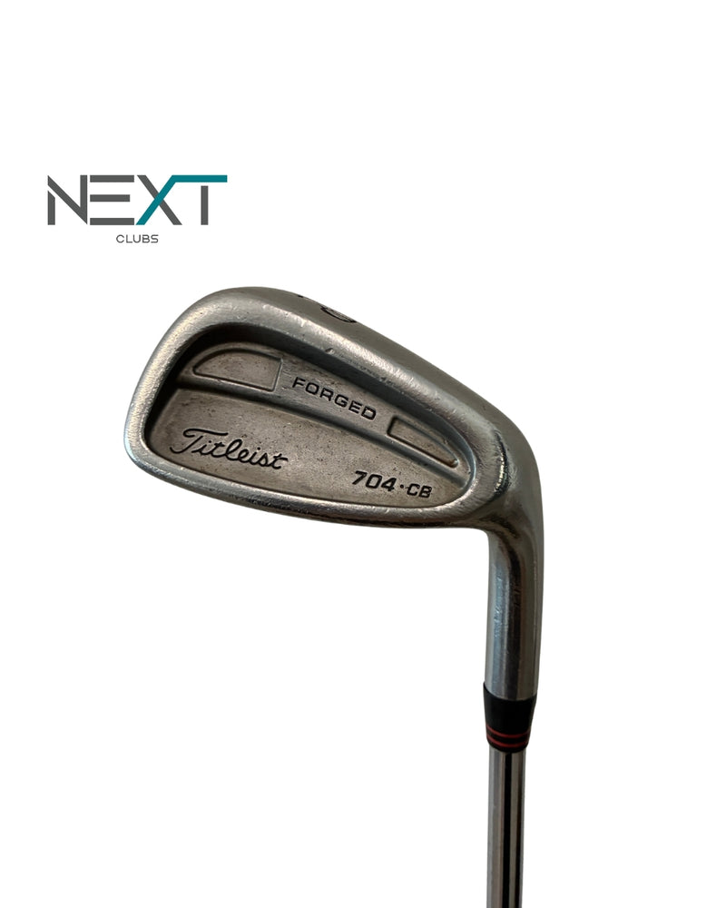 Titleist 704 CB Pitching Wedge / Dynamic Gold R300 / Regular Flex