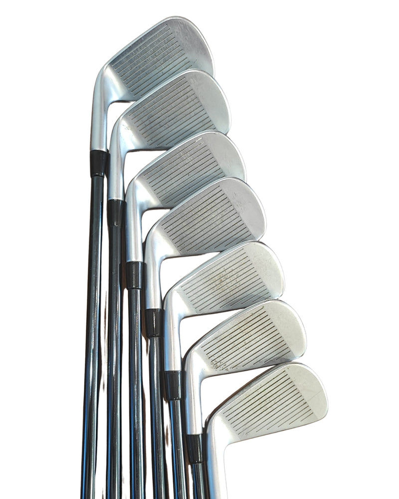 TaylorMade 2021 P790 Eisensatz 5-PW+AW / UST Mamiya Recoil / Stiff Flex