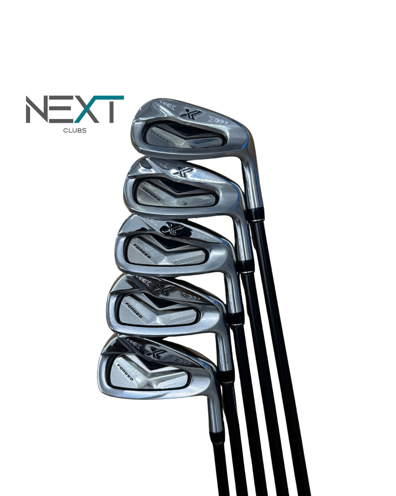 XXIO X-EKS Forged 2022 Eisensatz 6–Pitching Wedge / Miyazaki AX-1 / Regular Flex