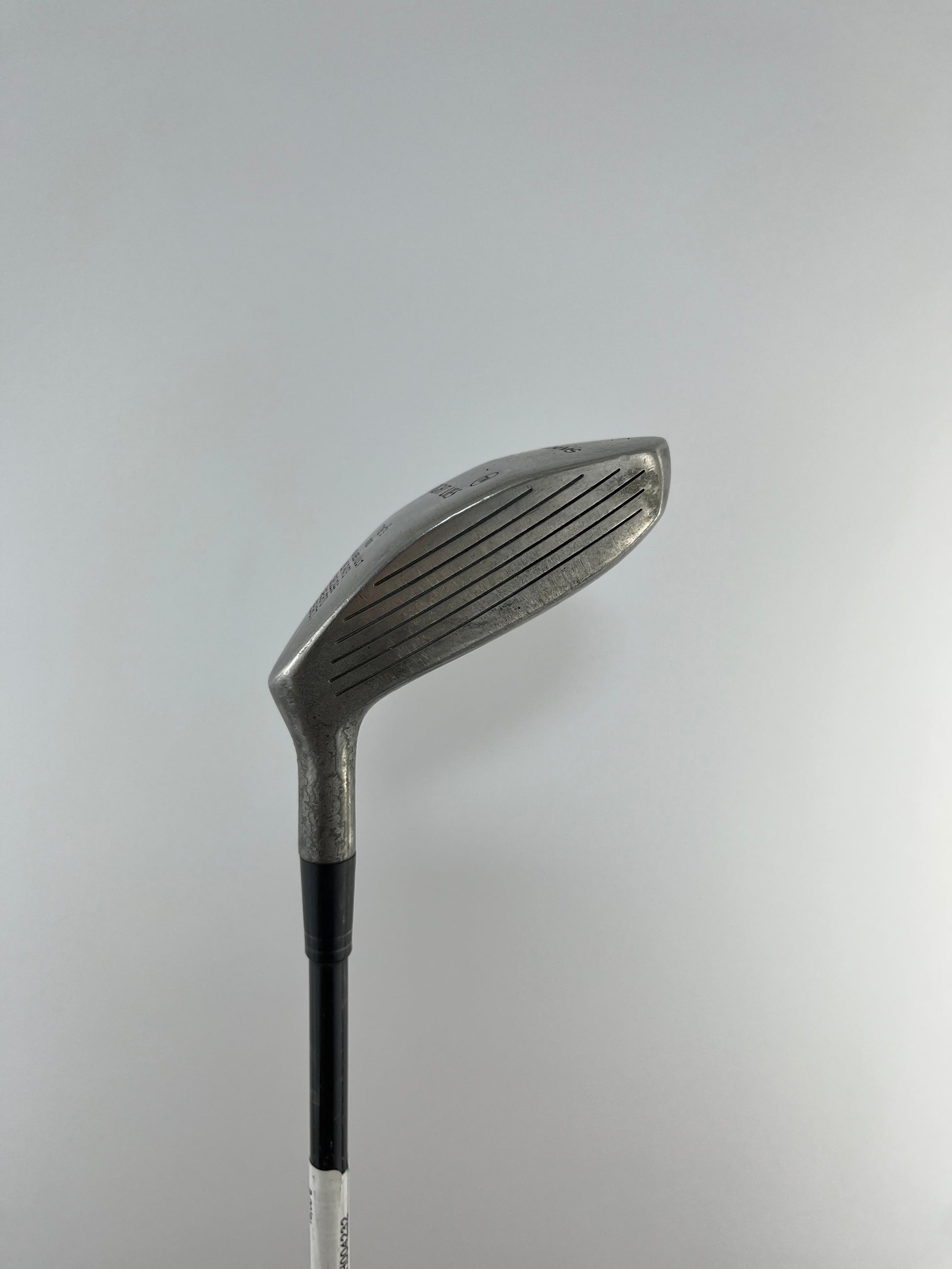 Nahaufnahme des Adamsgolf Tight Lies Fairway Holz 4 Flex R - Golf Pride Griff für hervorragenden Halt und Gefühl