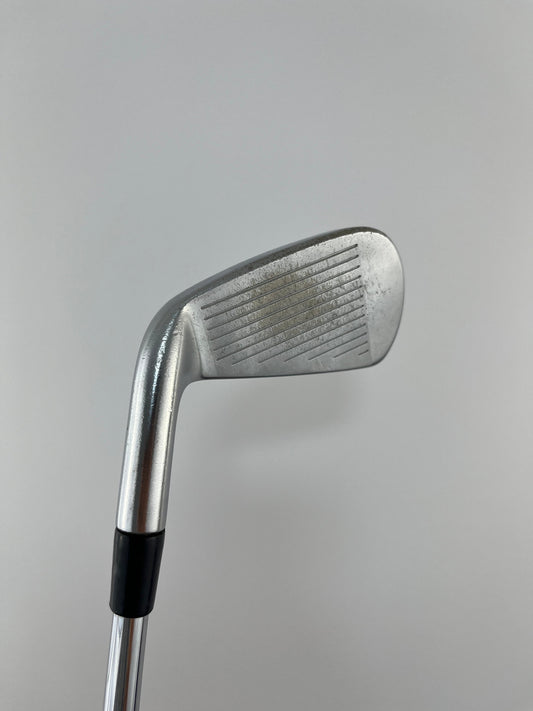 Titleist 712U Eisen 4